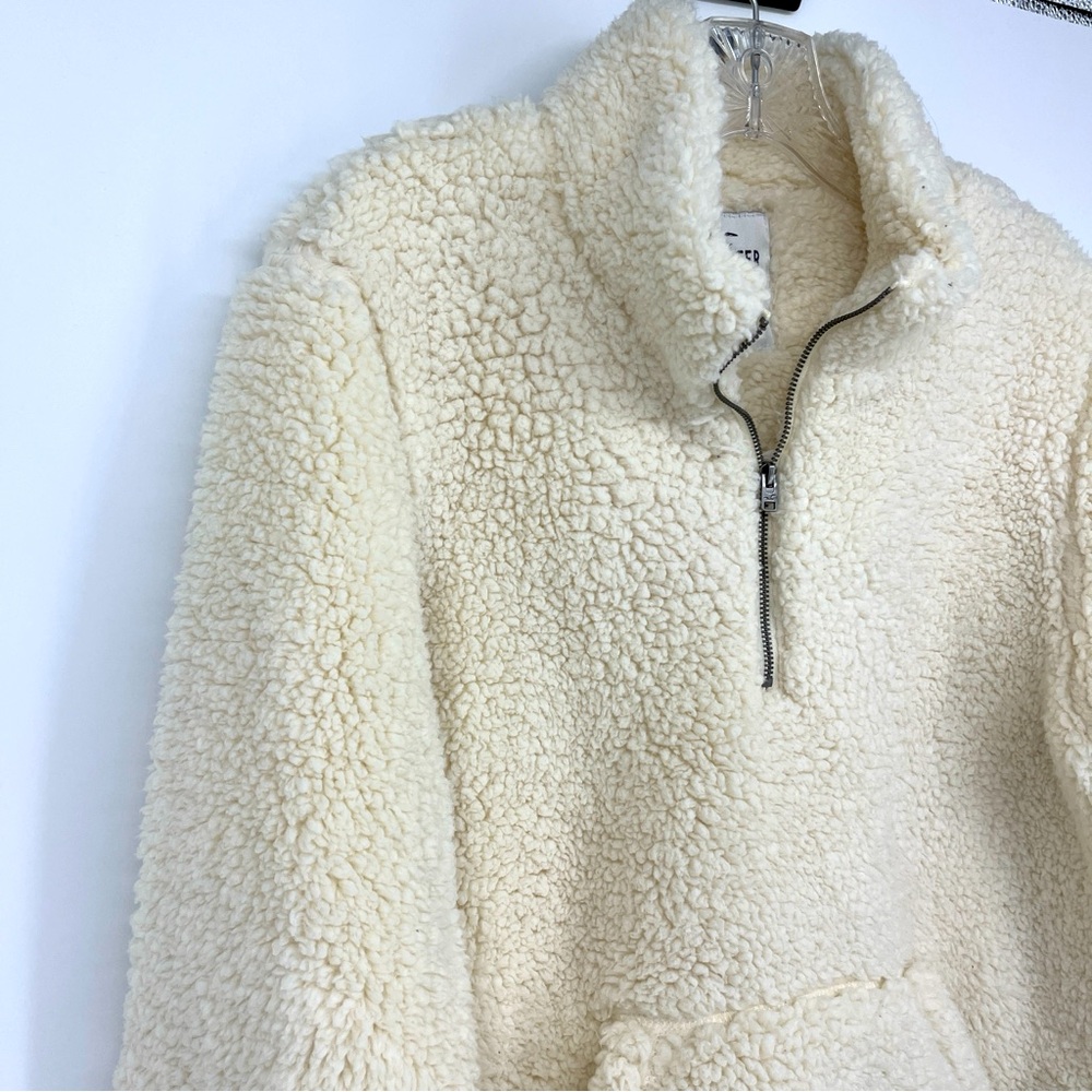 Hollister Teddy Bear White Pullover Quarter Zip Jacket Sweater Size Medium - Picture 3 of 5